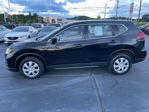 Used 2017 Nissan Rogue S image 5