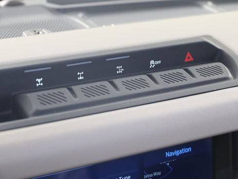 Used 2022 Ford Bronco Wildtrak image 33