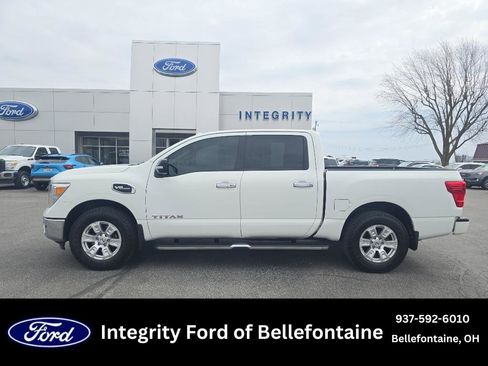 Used 2017 Nissan Titan SV image 1