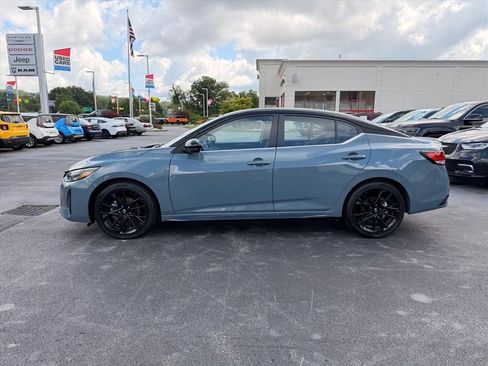 Used 2025 Nissan Sentra SR w/ Midnight Edition FWD image 9
