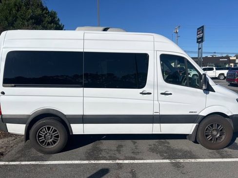 Used 2016 Mercedes-Benz Sprinter 2500 image 4