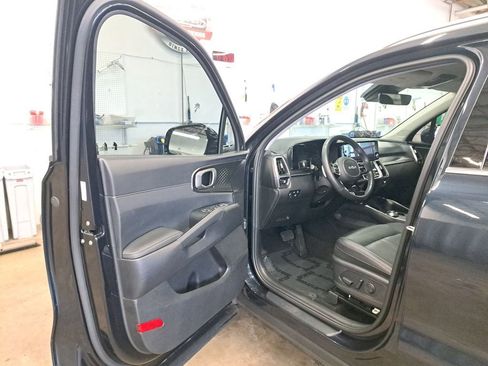 Used 2023 Kia Sorento EX image 10