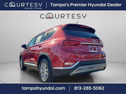 Used 2019 Hyundai Santa Fe SE image 2