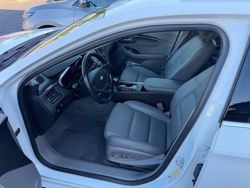 Used 2017 Chevrolet Impala LT w/ Leather Package FWD image 4
