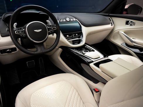 Used 2023 Aston Martin DBX AWD/4WD image 2