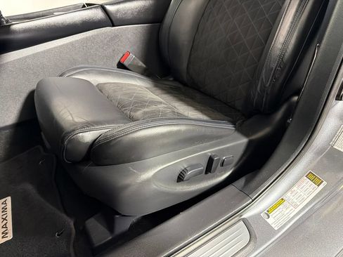 Used 2016 Nissan Maxima SR FWD image 11