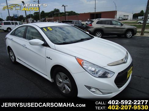 Used 2015 Hyundai Sonata Hybrid image 1
