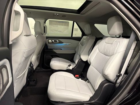 New 2026 Ford Explorer Platinum w/ LUX Leather Package AWD/4WD image 35