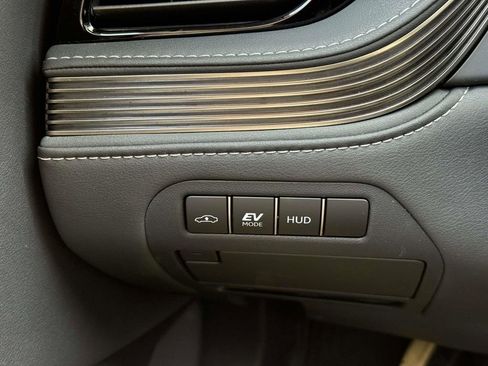Used 2023 Lexus LS 500h AWD w/ Luxury Package image 25