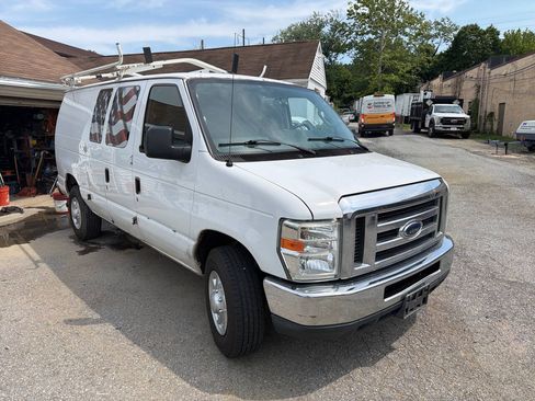 Used 2013 Ford E-250 and Econoline 250 w/ Commercial Cargo Van Pkg RWD image 2