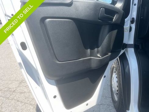 Used 2025 RAM ProMaster 2500 w/ Convenience Group FWD image 16