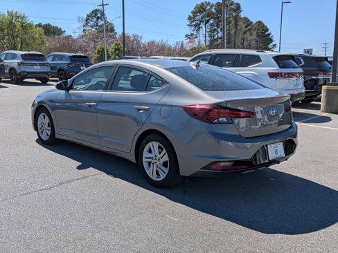 Used 2019 Hyundai Elantra SEL image 5