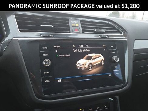 Certified 2023 Volkswagen Tiguan SE w/ Panoramic Sunroof Package image 17