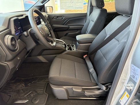 New 2026 Chevrolet Colorado W/T image 9