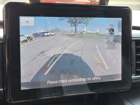 Used 2020 Ford Explorer XLT w/ Equipment Group 202A AWD/4WD image 8