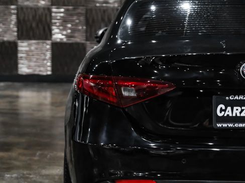 Used 2020 Alfa Romeo Giulia Ti Sport w/ Quick Order Package 22U Sport RWD image 39