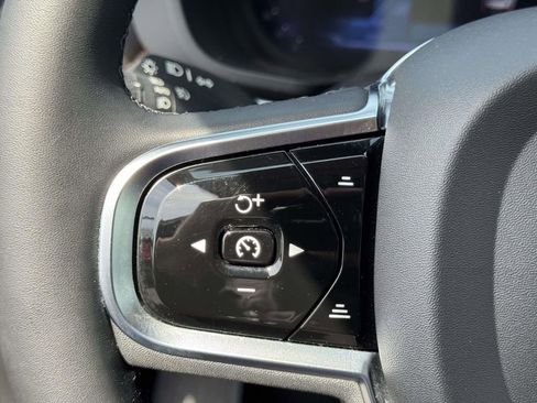 Used 2024 Volvo XC60 B5 Plus w/ Protection Package Premier AWD/4WD image 19