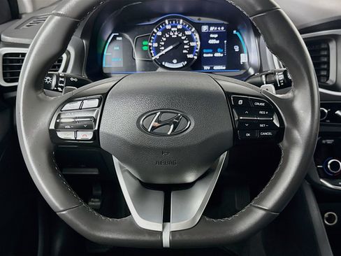 Used 2019 Hyundai Ioniq Plug-In Hybrid FWD image 24