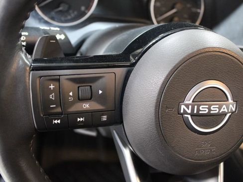 Used 2023 Nissan Rogue SL w/ SL Premium Package image 32