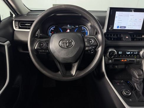 Used 2025 Toyota RAV4 XLE AWD/4WD image 13