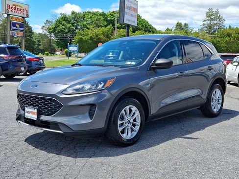 Used 2022 Ford Escape SE w/ Cold Weather Package AWD/4WD image 3
