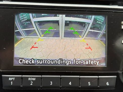 Used 2017 Nissan Rogue S AWD/4WD image 16