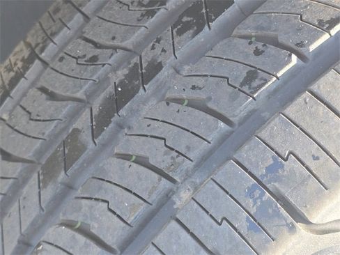 Used 2023 Nissan Frontier SV image 15