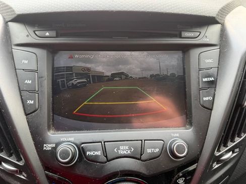 Used 2016 Hyundai Veloster Turbo FWD image 13