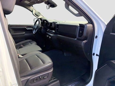 Used 2024 GMC Sierra 1500 SLT image 14