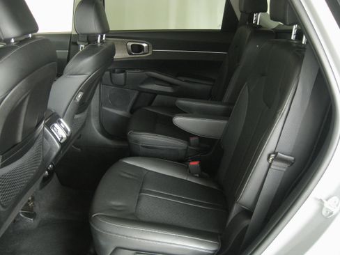 Used 2023 Kia Sorento X-Line EX image 9