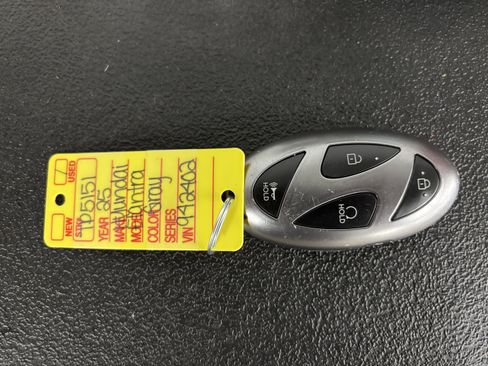 Used 2025 Hyundai Elantra Limited FWD image 12