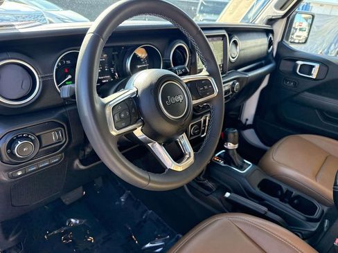 Used 2023 Jeep Wrangler Unlimited Sahara image 24