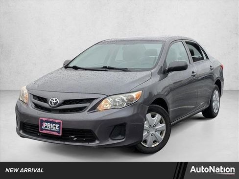 Used 2011 Toyota Corolla LE image 1