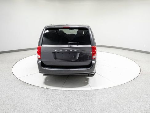 Used 2020 Dodge Grand Caravan SE w/ UConnect Hands-Free Group FWD image 28