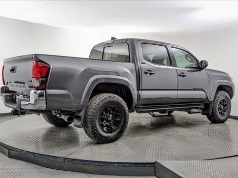 Used 2021 Toyota Tacoma SR5 image 8