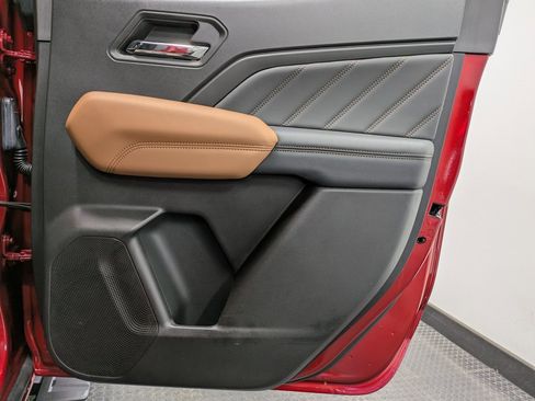 Used 2024 GMC Canyon AT4 image 25