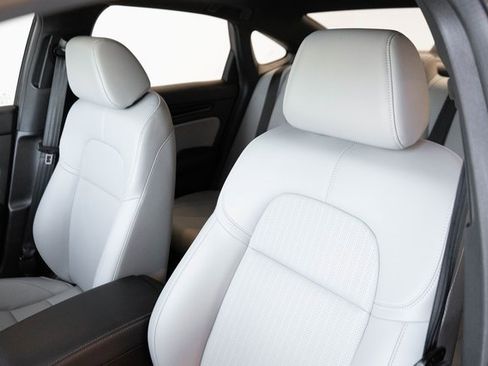 Used 2025 Honda Civic Sport image 16