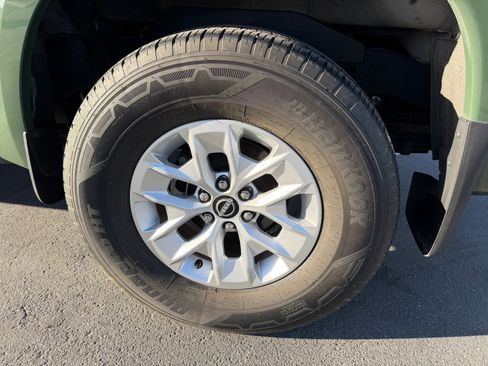 Used 2024 Nissan Frontier SV w/ Technology Package image 23