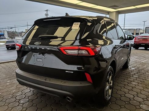 Used 2025 Ford Escape ST-Line w/ Cold Weather Package image 5