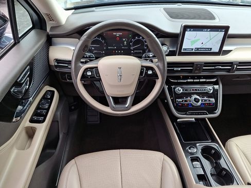 Used 2022 Lincoln Corsair AWD w/ Premium Package image 13