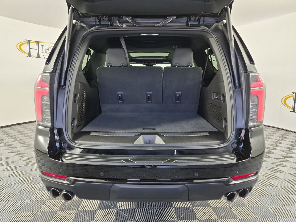 Used 2025 Chevrolet Suburban Z71 w/ Z71 Off-Road Package AWD/4WD image 36