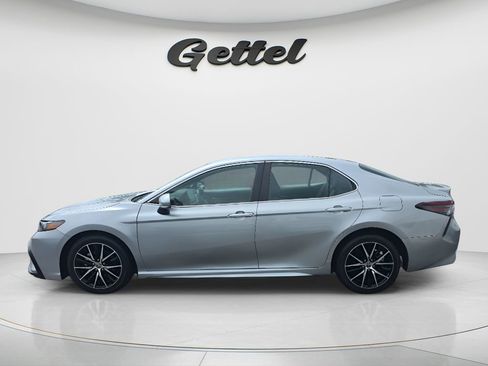 Used 2024 Toyota Camry SE image 7