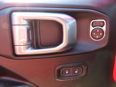Used 2023 Jeep Gladiator Mojave w/ LED Lighting Group AWD/4WD image 19
