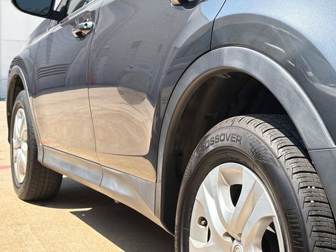 Used 2015 Toyota RAV4 LE FWD image 6