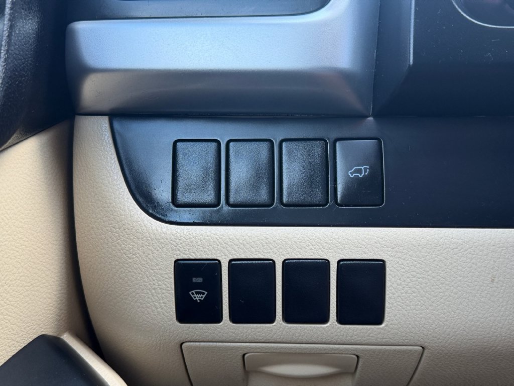 Used 2016 Toyota Highlander Plus FWD image 23