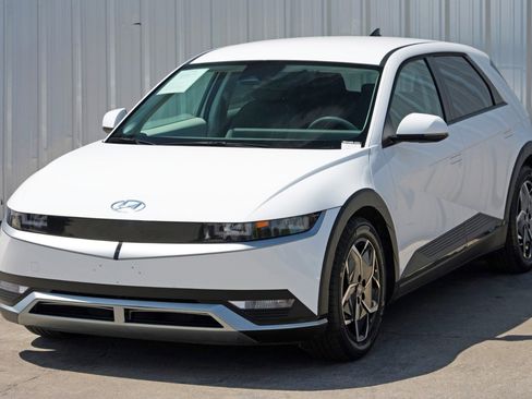 Used 2024 Hyundai Ioniq 5 SE image 43