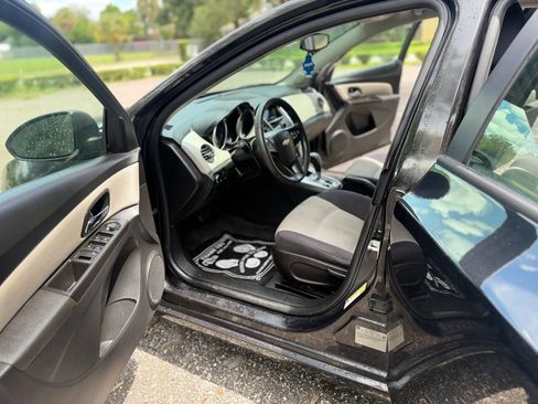 Used 2015 Chevrolet Cruze LS FWD image 7