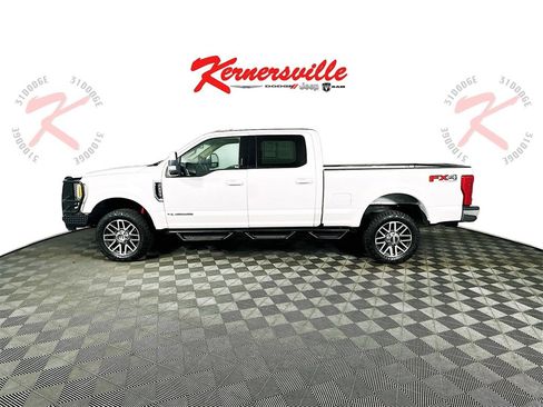 Used 2017 Ford F250 Lariat w/ FX4 Off-Road Package image 4