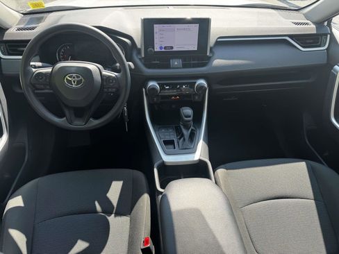 Used 2023 Toyota RAV4 LE AWD/4WD image 14