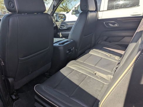 Used 2021 Chevrolet Suburban Premier AWD/4WD image 8